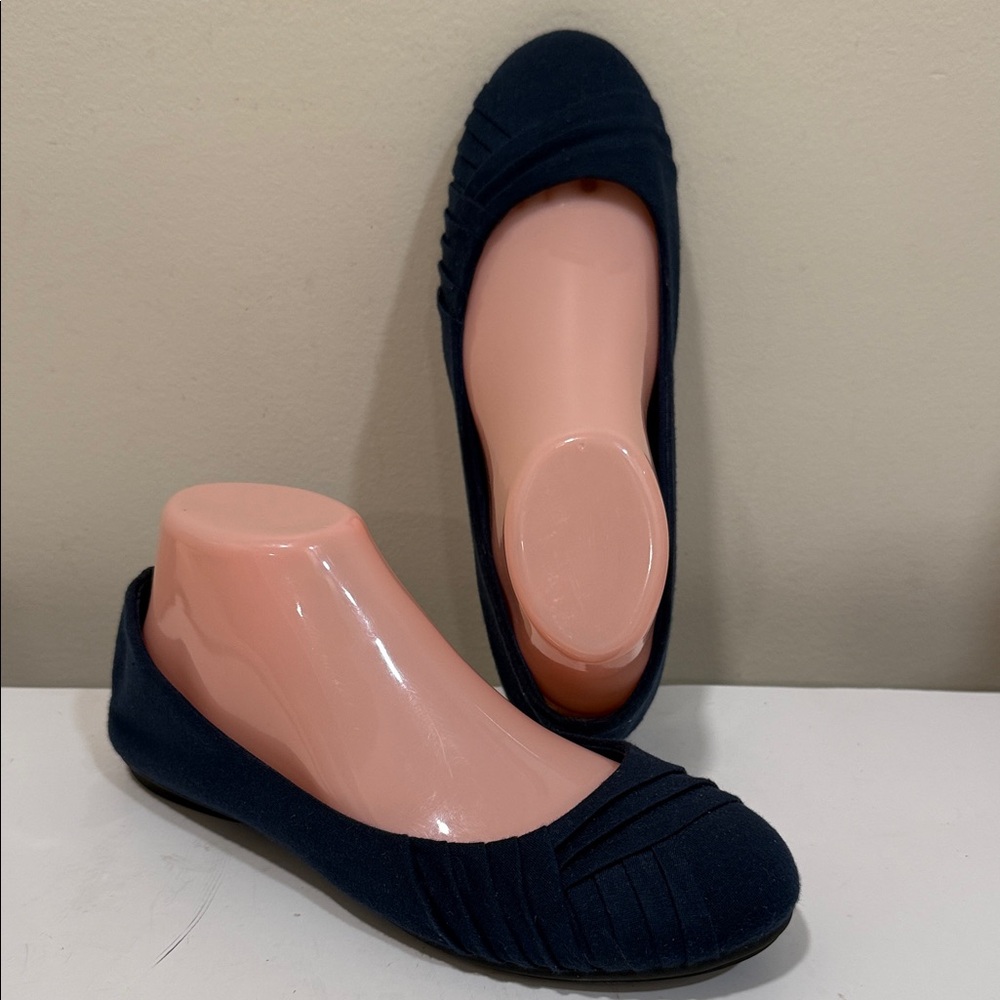 American Eagle Navy Blue Women's Flats (sz 7.5)